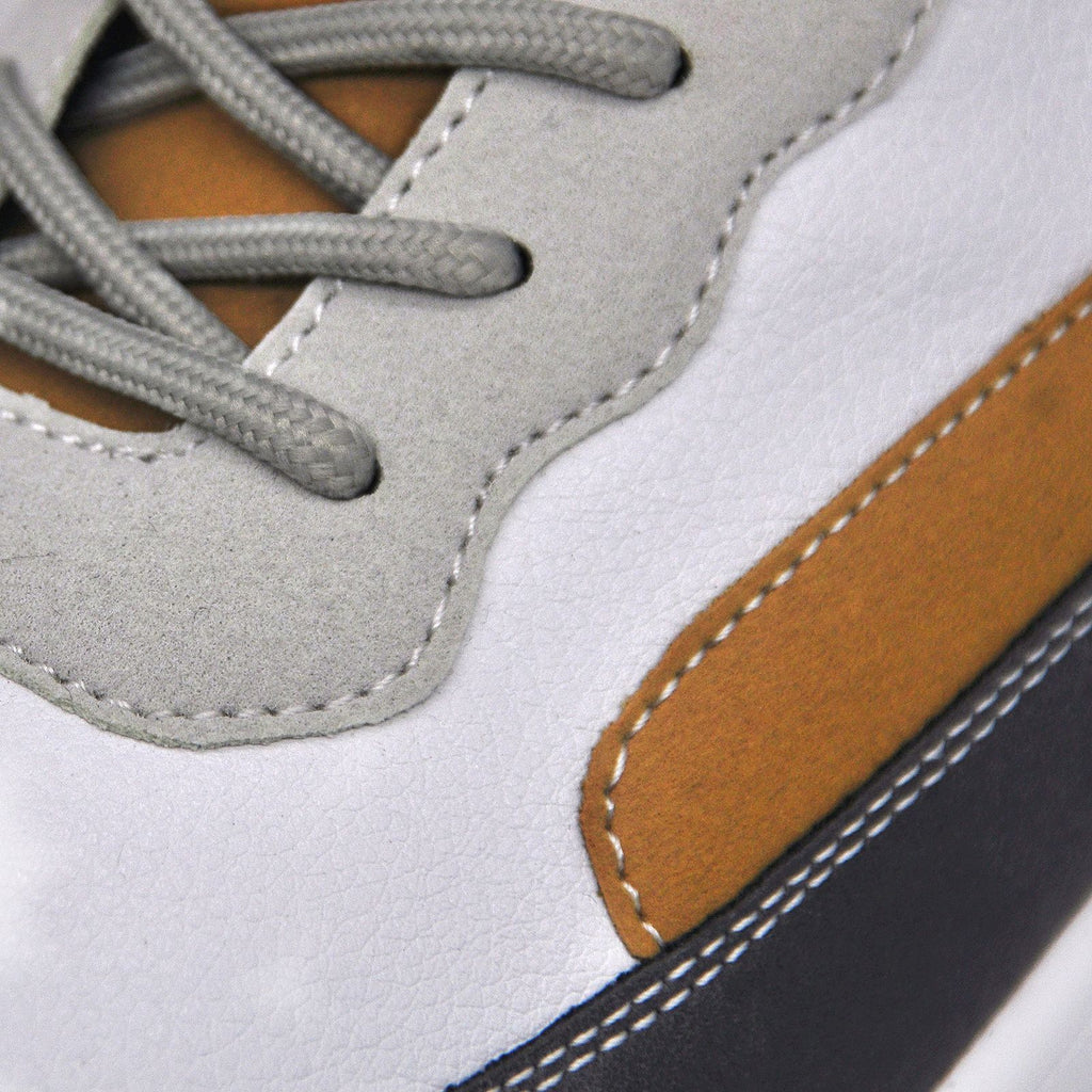 Light Casual Sneakers