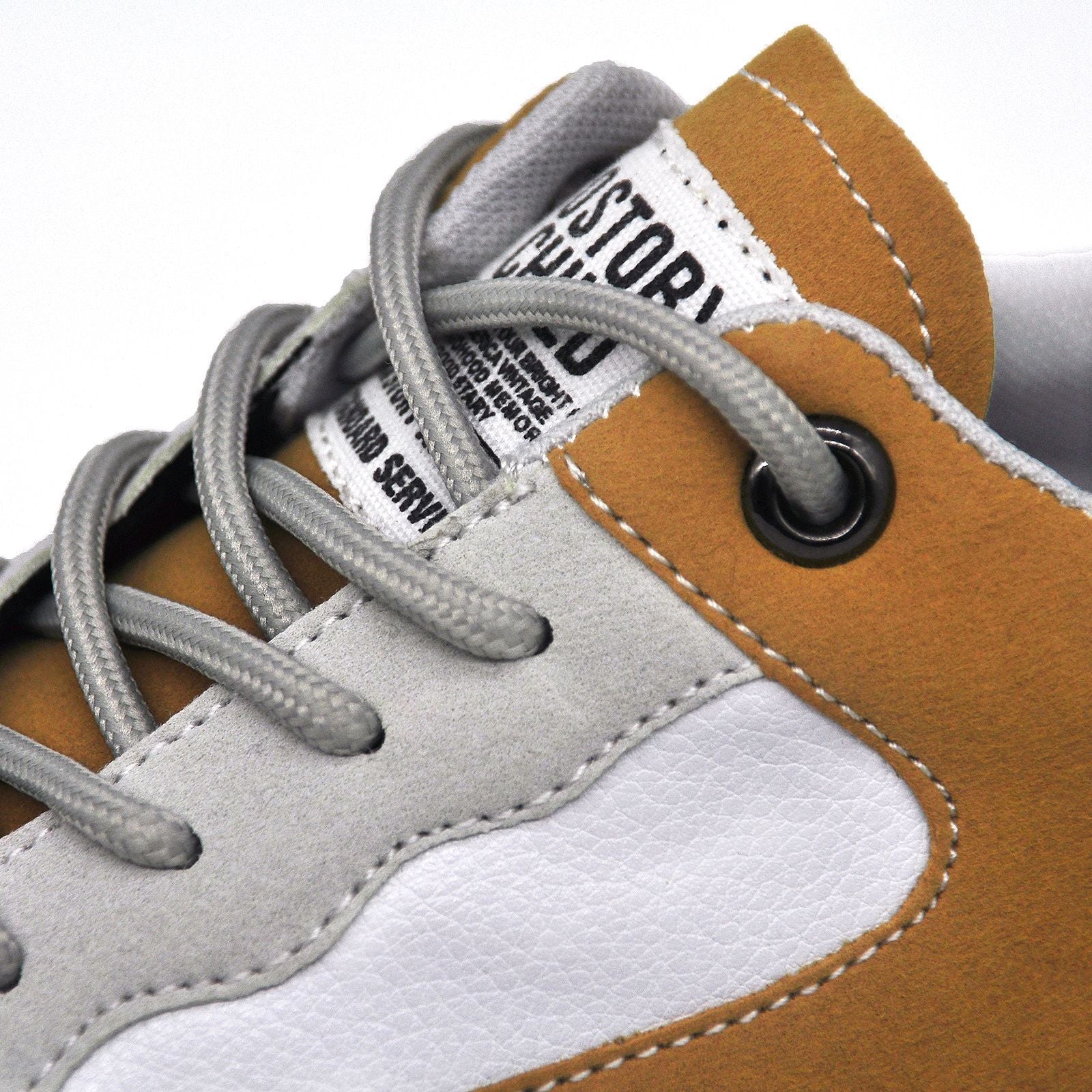 Light Casual Sneakers