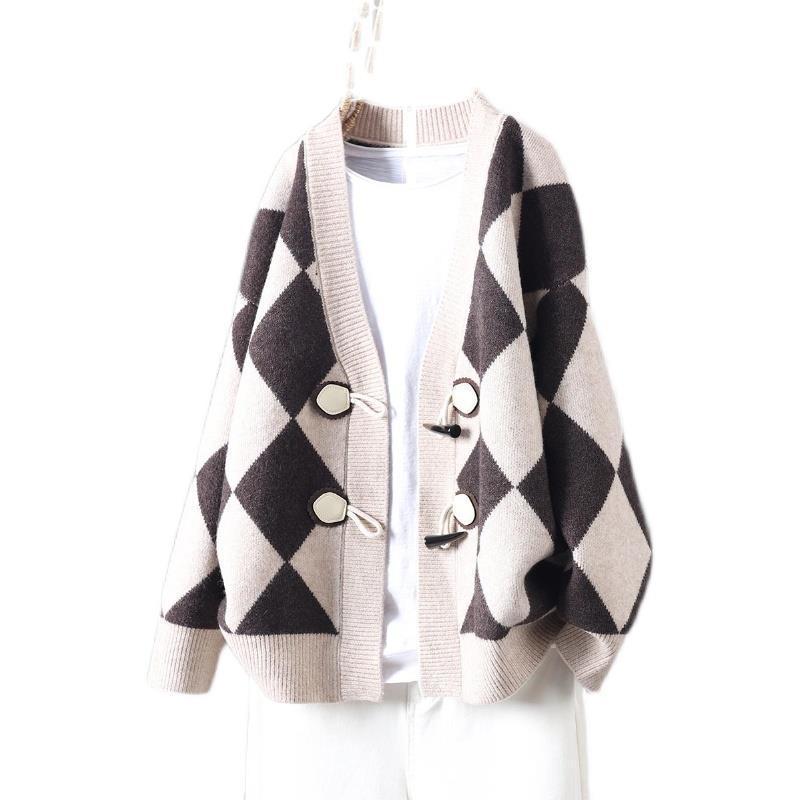 Diamond-shaped   Knitted Cardigan