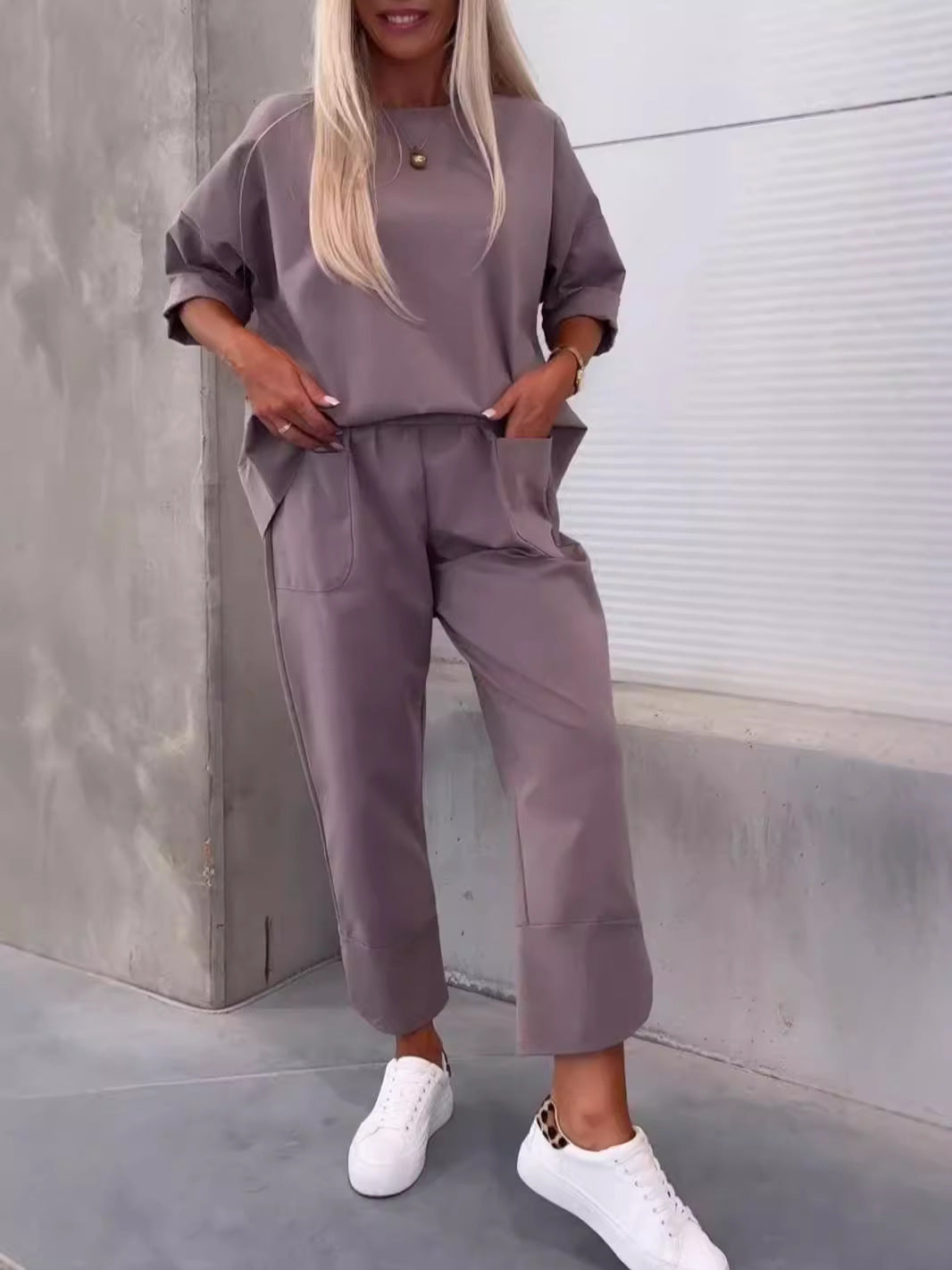 Two-piece  Round Neck Cropped Pants Set (tm 5XL)!